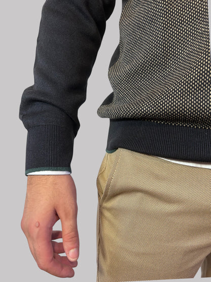 Malha de fecho azul e bege