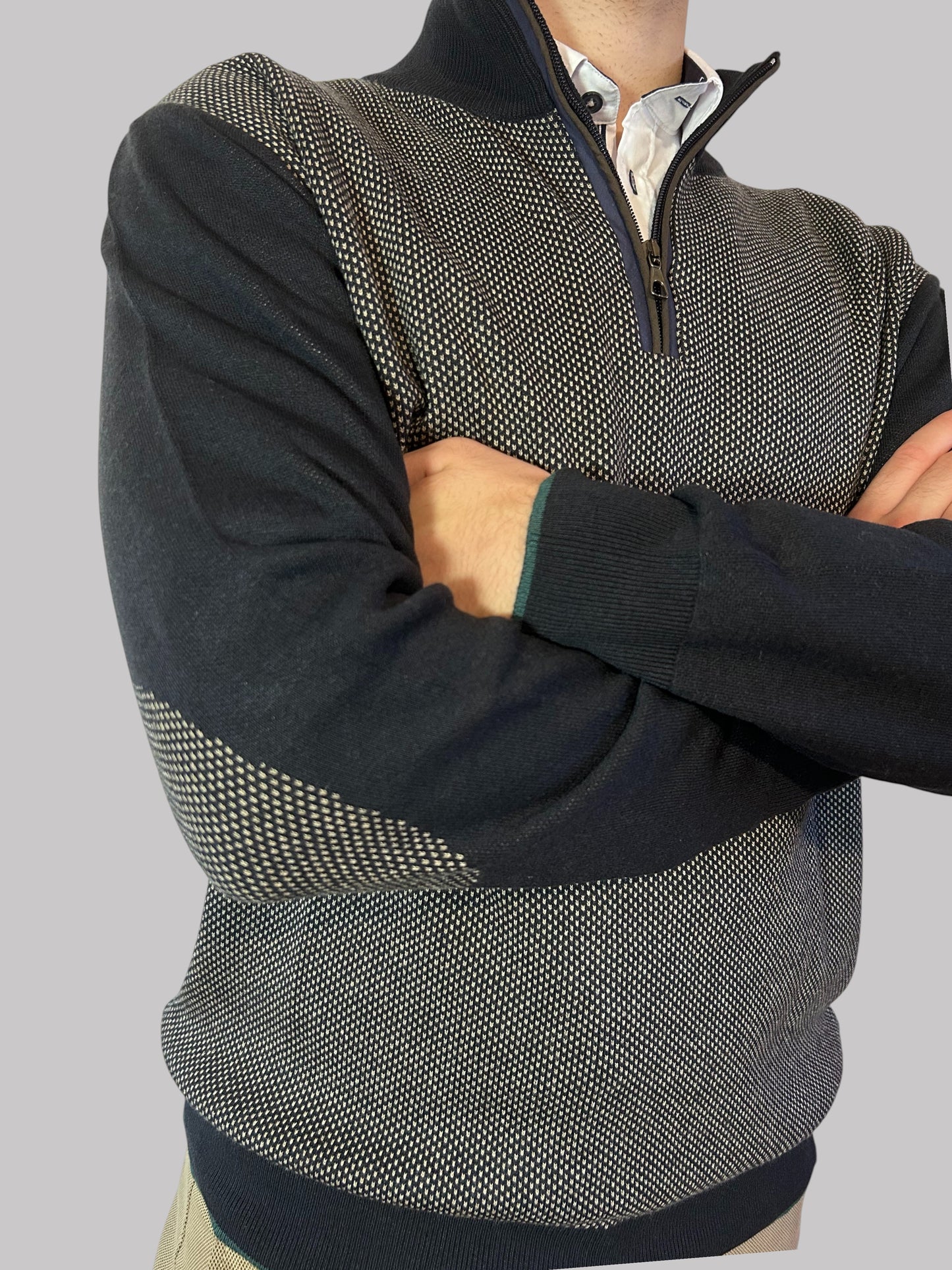 Malha de fecho azul e bege