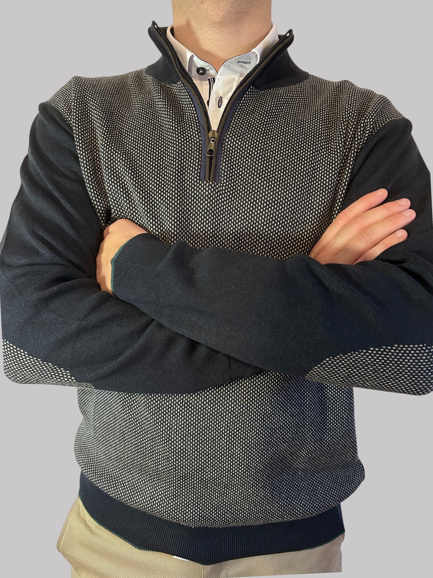 Malha de fecho azul e bege