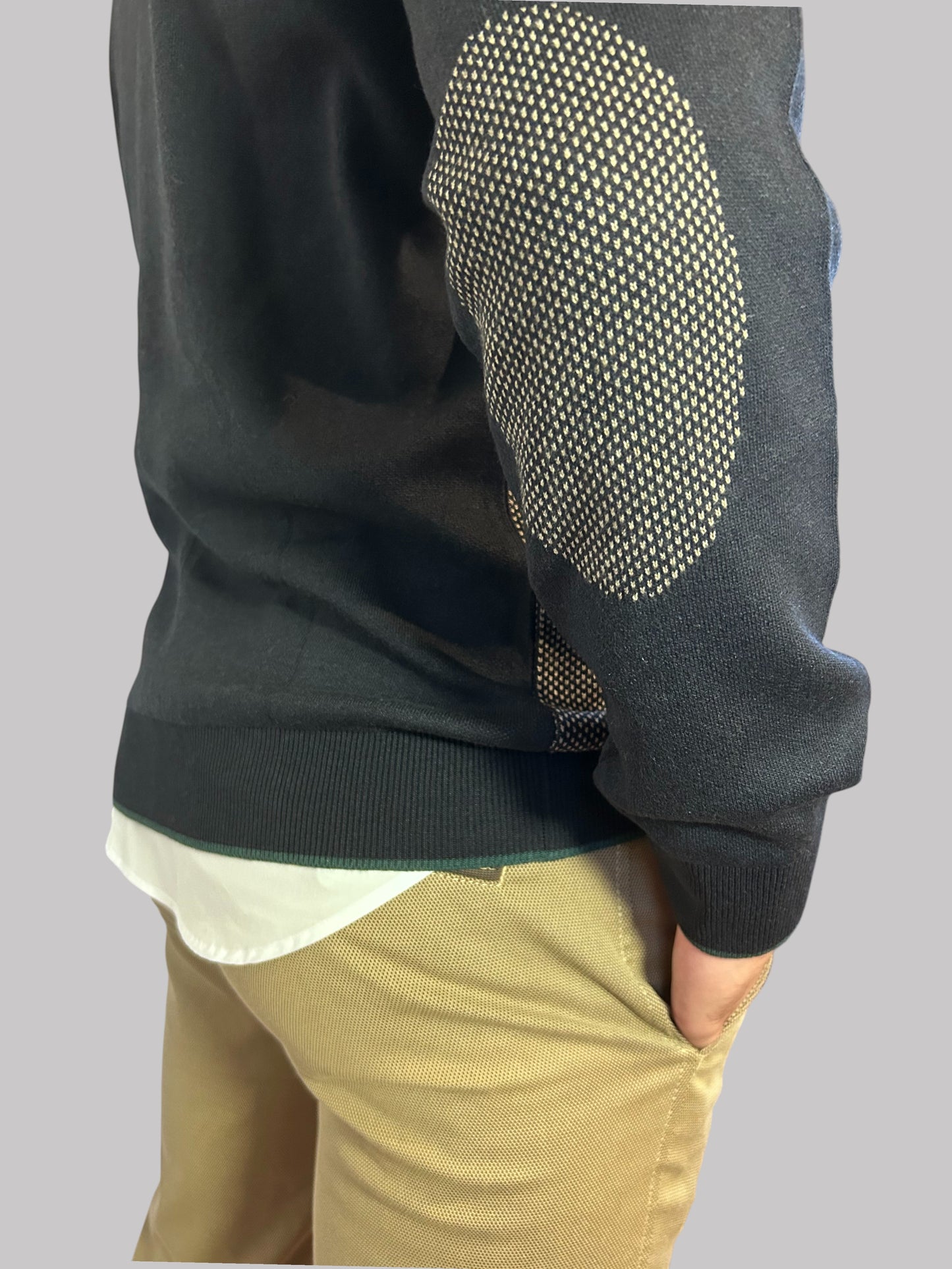 Malha de fecho azul e bege