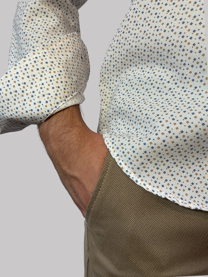 Slim Fit - desenho tipo flor em tons de castanho e azul