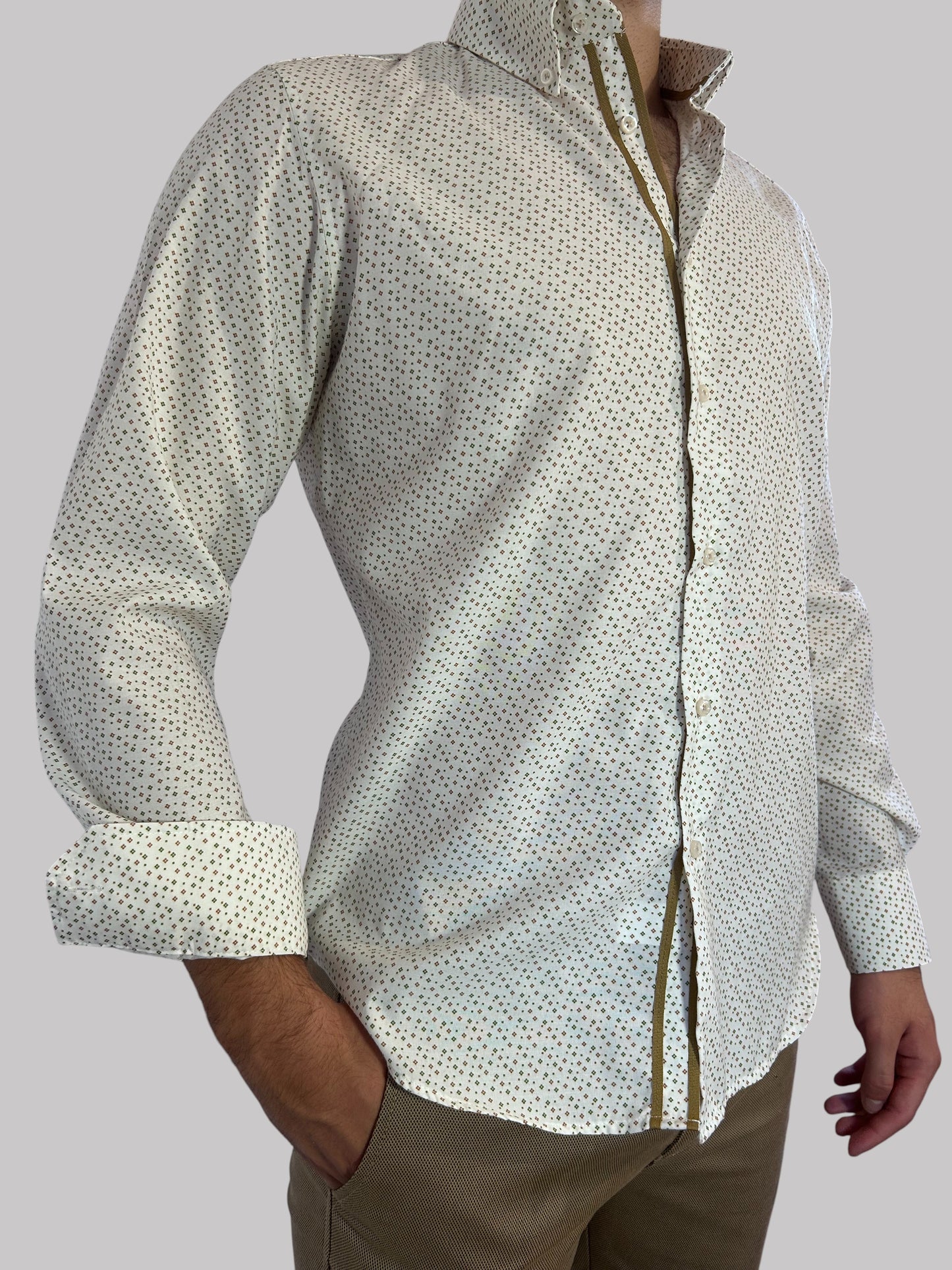 Slim Fit - desenho tipo flor em tons de castanho e verde