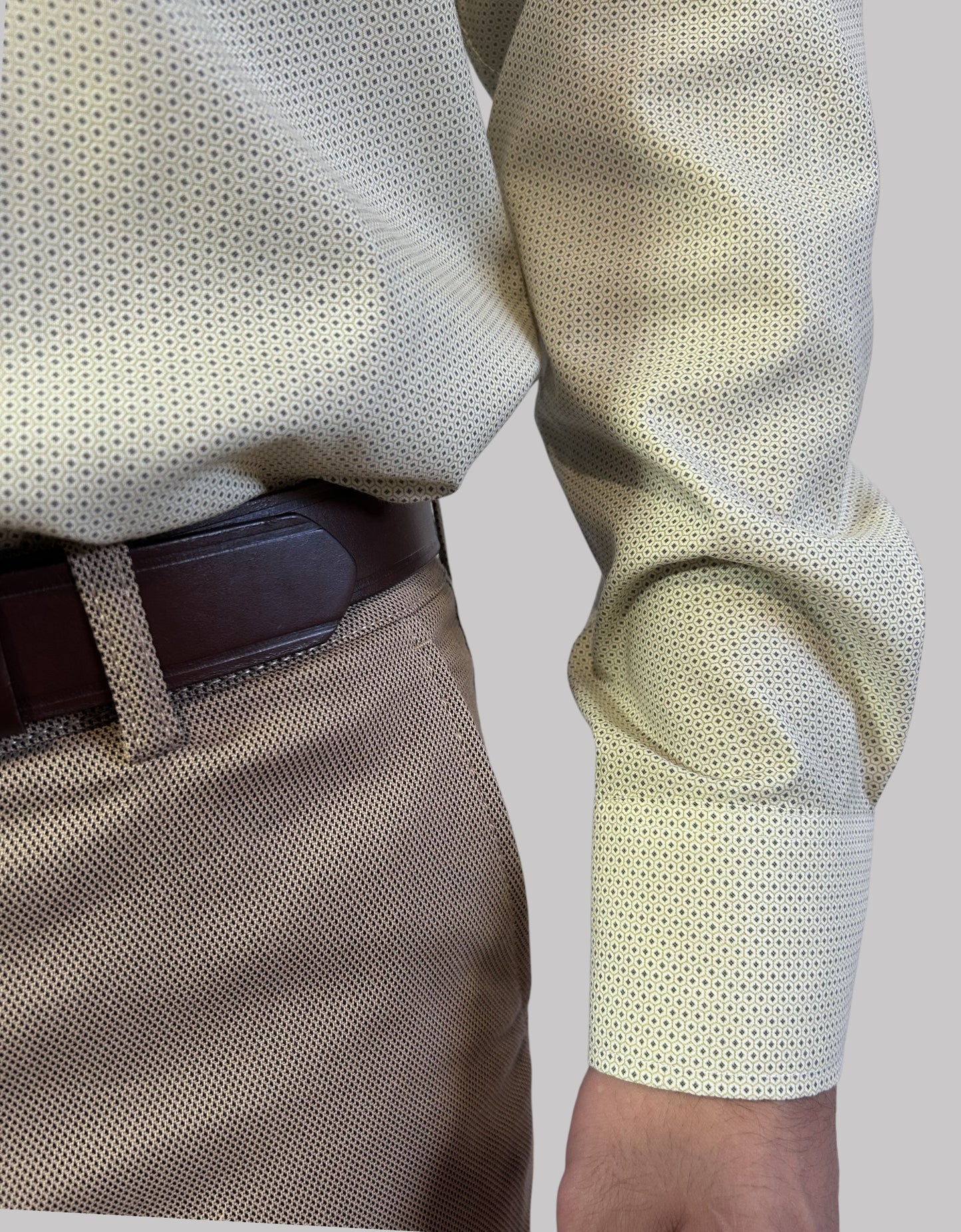 Slim Fit - verde claro com pintas